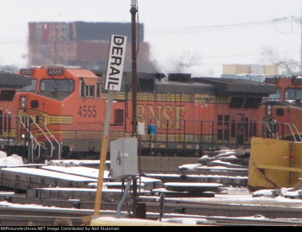 BNSF 4555